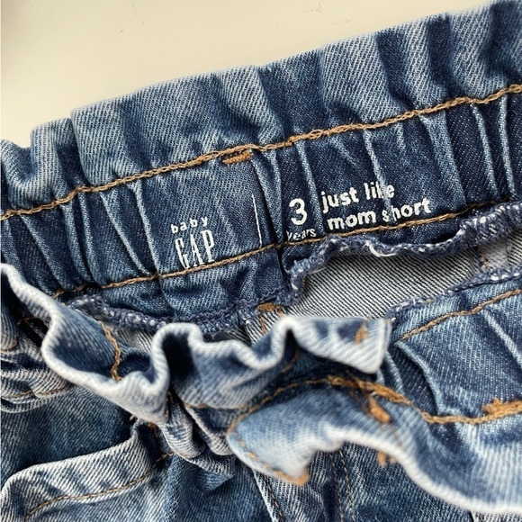 Baby GAP LOT OF 2 Denim Shorts, Ruffle Mom Distressed Stride Shorts Size 3 and 4 - Picture 3 of 8